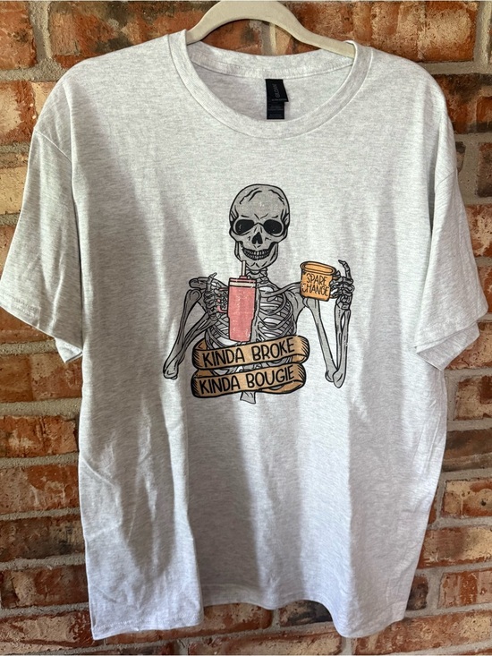Gildan Tops - Gildan Light Gray Tee with Skeleton 'Kinda Broke Kinda Bougie' Graphic